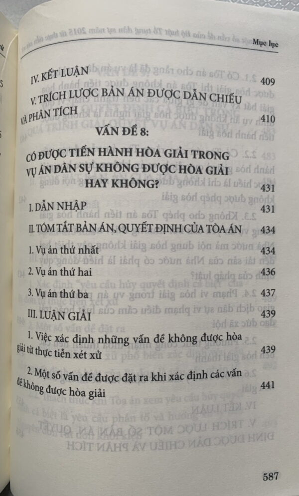 Lý giải một số vấn đề của Bộ luật Tố tụng dân sự năm 2015 từ thực tiễn xét xử (Tái bản lần thứ nhất, có sửa đổi, bổ sung) - Hình ảnh 12
